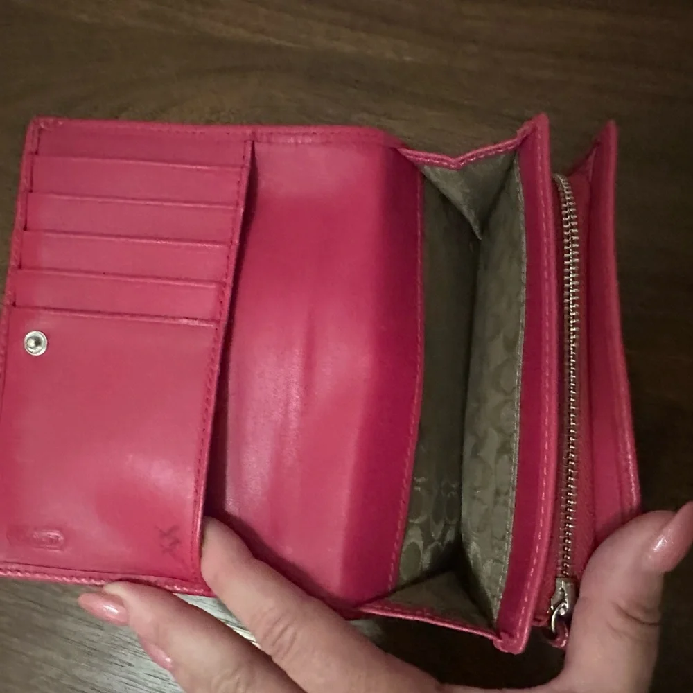 Coach SoHo pink tri fold wallet - Picture 2 of 5